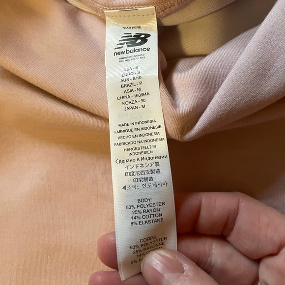 New balance size S light pink cropped light weight sweater. - Picture 2 of 12